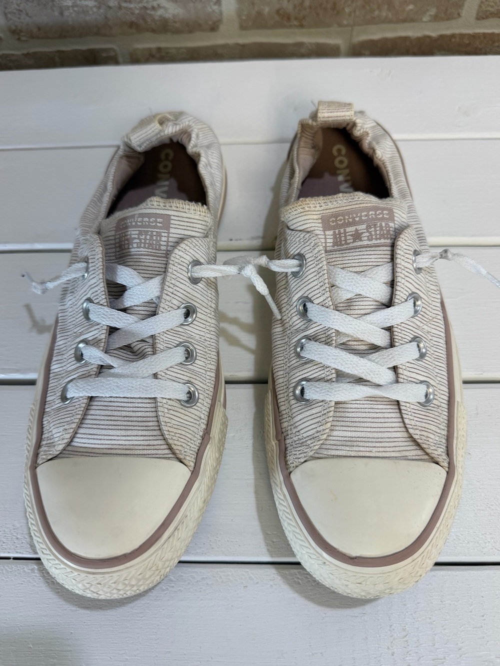 Converse Shoreline Slip-On Sneakers Size 9 Beige Stripe Elastic Canvas Low Top - Picture 2 of 10
